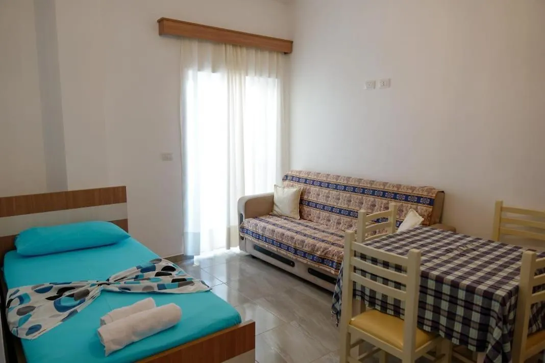 Tophill Apartments Borsh